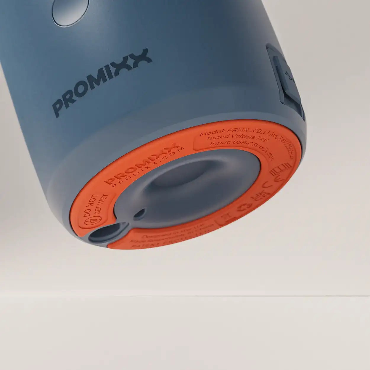 intelligent-cordless-portable-blender-v6 ICB_fullAssembly_midnightBlue_3_3_baseFoot_edit.webp