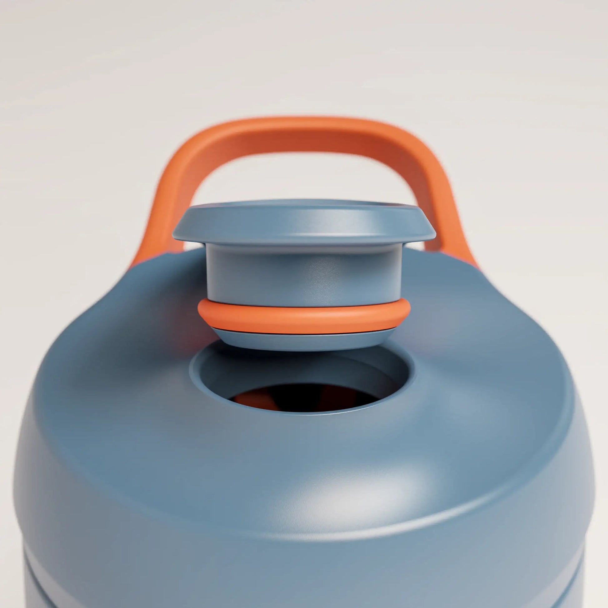 insulated-performance-shaker-bottle-p2 SHKR_18550_dwSS-S1.1_midnightBlue_burntOrange_2_2.5_MPCloop_edit.png