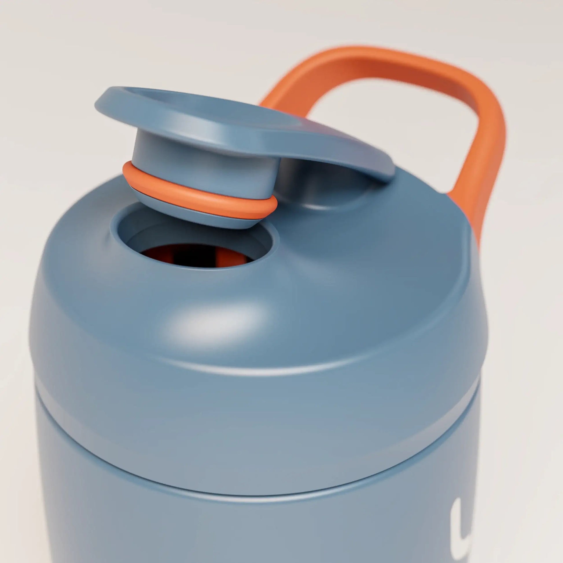 insulated-performance-shaker-bottle-p2 SHKR_18550_dwSS-S1.1_midnightBlue_burntOrange_2_4_highInsert_edit.png