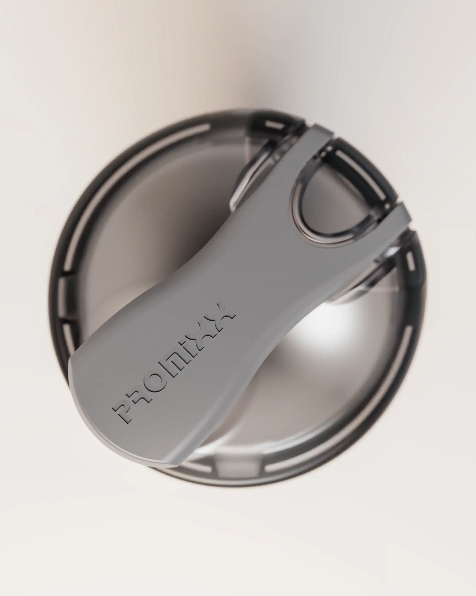 stainless-steel-electric-shaker-bottle-n4 VM_LiPo_3.5-700_v1_stainlessSteel_4x5_noNUTRIPOD_1_6_topDown_DOF_EDIT.png