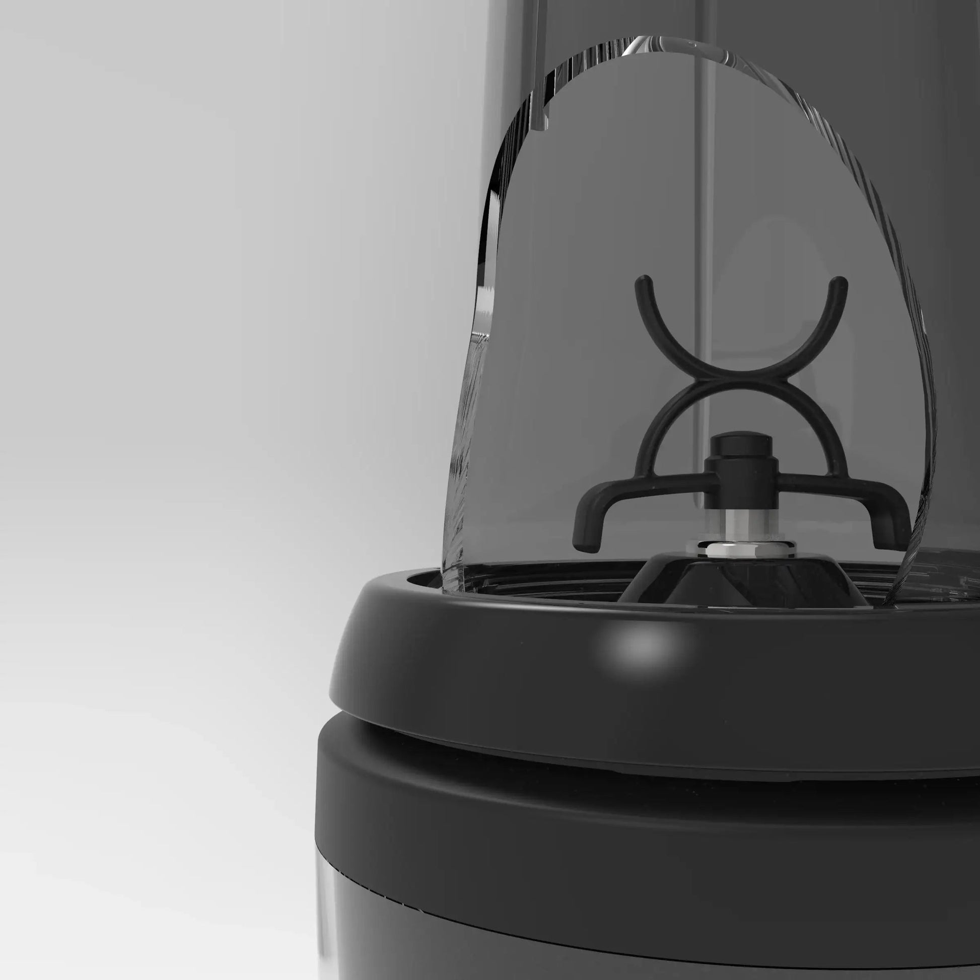 nutrition-and-protein-blender-c4 xblade_cutaway.1661.jpg